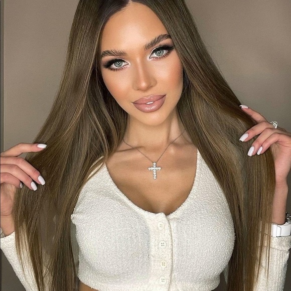 - ♥️ 22” ASH BROWN STRAIGHTLace Front Wig *NWT*💖